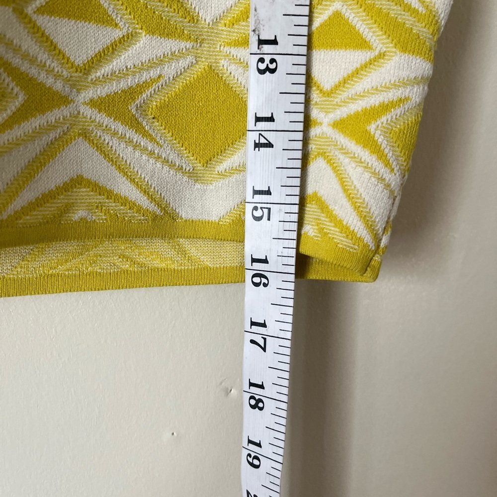 Forever 21 Yellow and White Patterned summer Crop Top size M - Picture 4 of 7